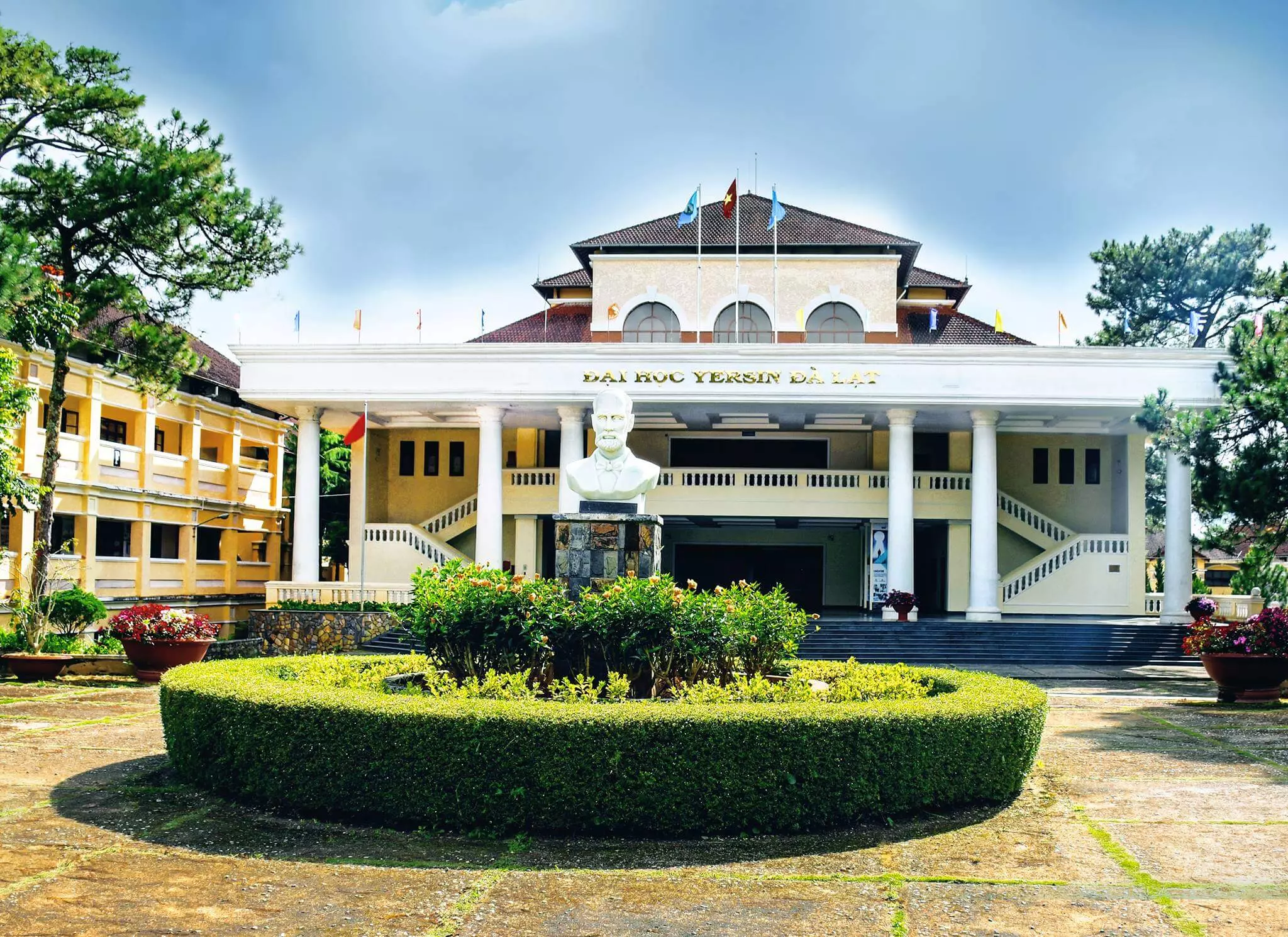 Trường Đại học Yersin Đà Lạt