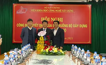 Lãnh đạo Viện chúc mừng Tân Viện trưởng Nguyễn Hồng Hải